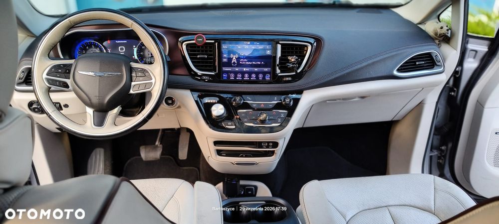 Chrysler Pacifica - 25