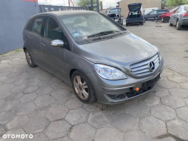 Mercedes w245 b klasa czesci zderzak maska blotnik drzwi  748 - 6