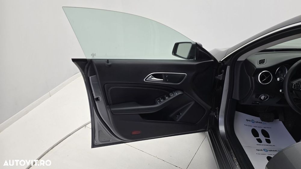 Mercedes-Benz CLA - 10