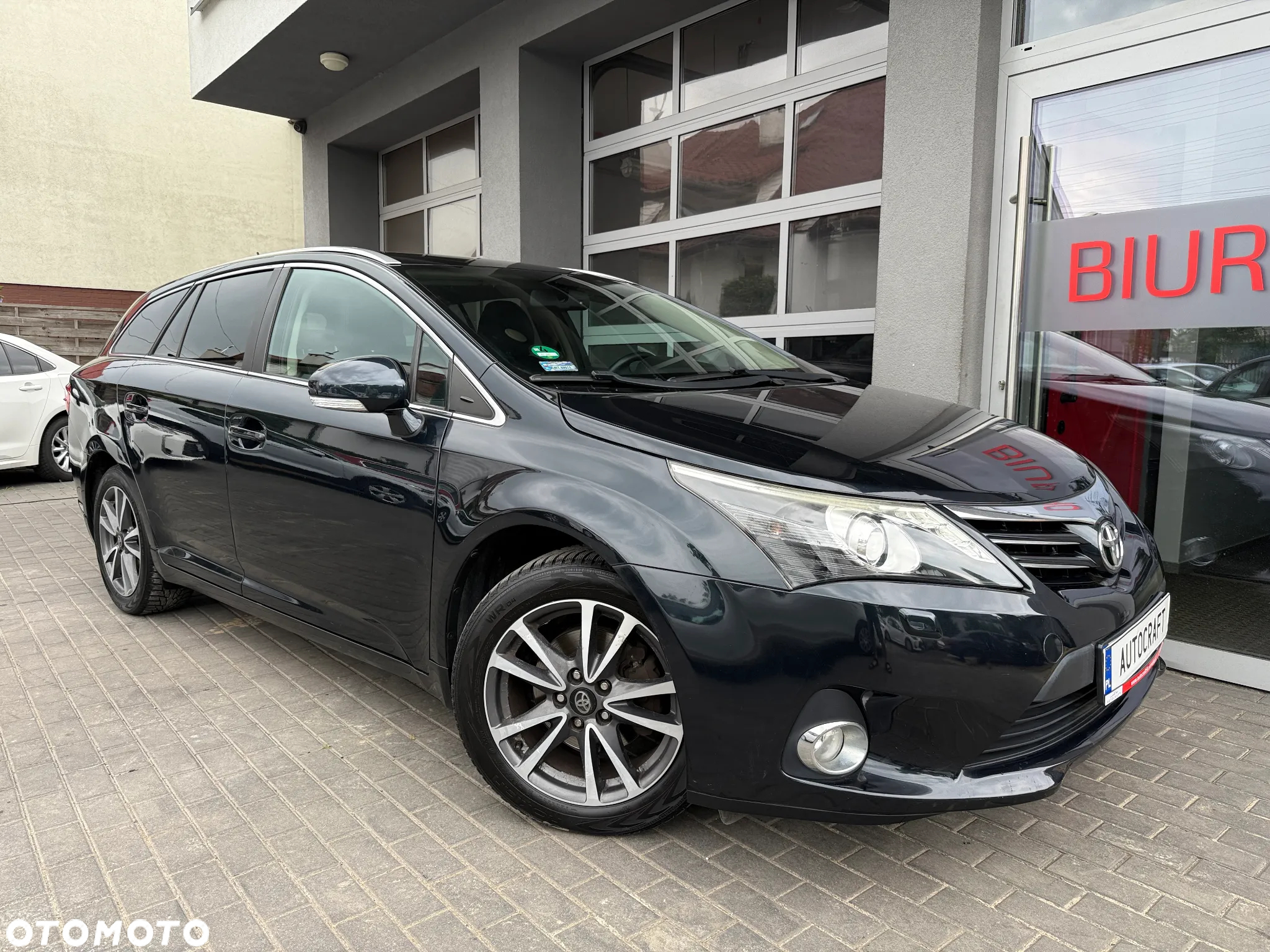 Toyota Avensis 1.8 Premium MS - 20