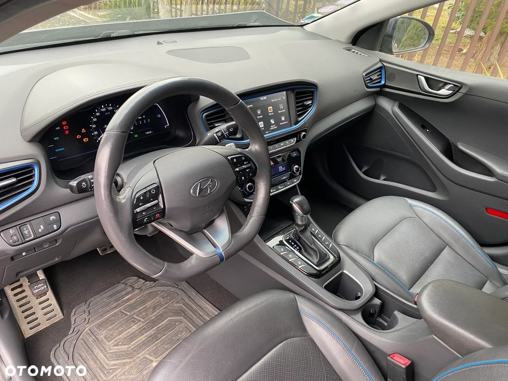 Hyundai IONIQ - 4