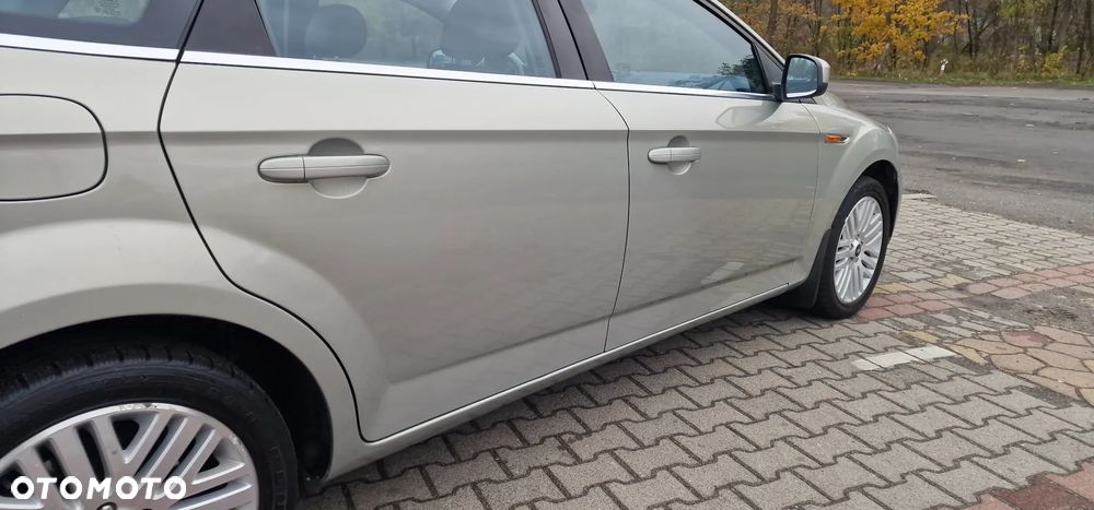 Ford Mondeo 2.0 FF Titanium - 21