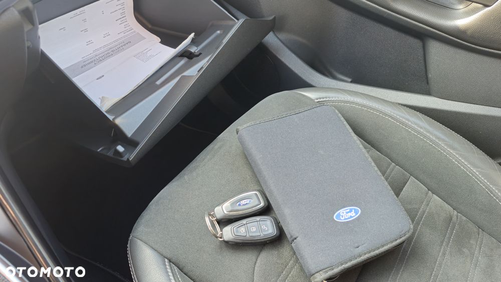 Ford Kuga 1.5 EcoBoost 2x4 ST-Line - 23