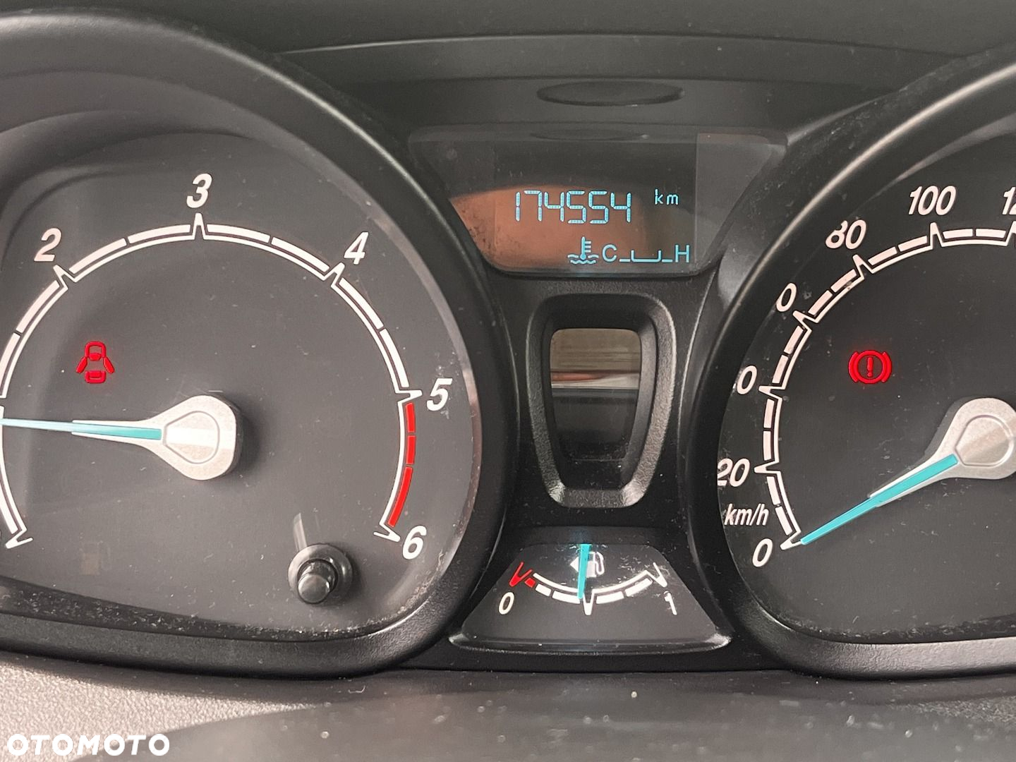 Ford Transit Courier - 8