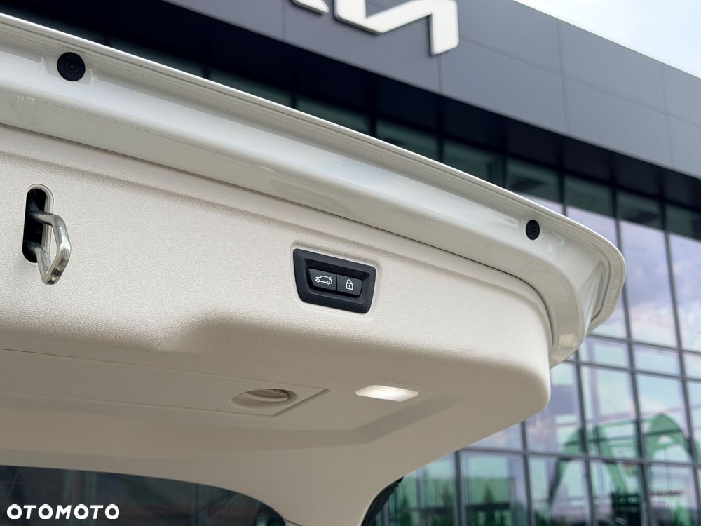 BMW Seria 3 318i - 10