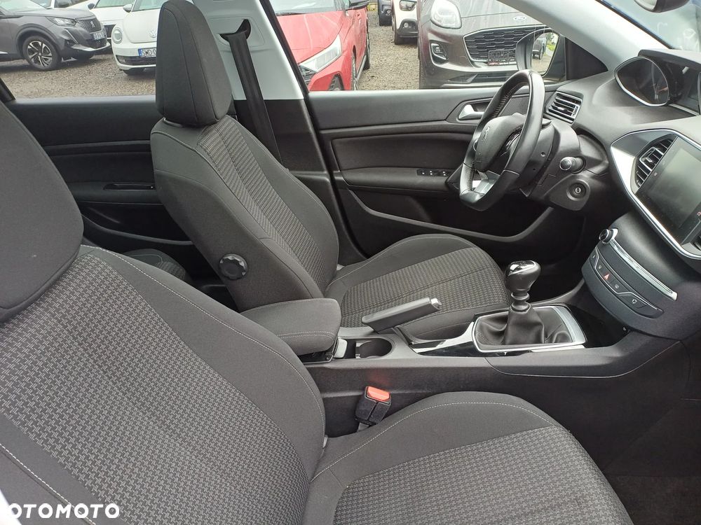 Peugeot 308 SW PureTech 110 Stop & Start Allure - 10