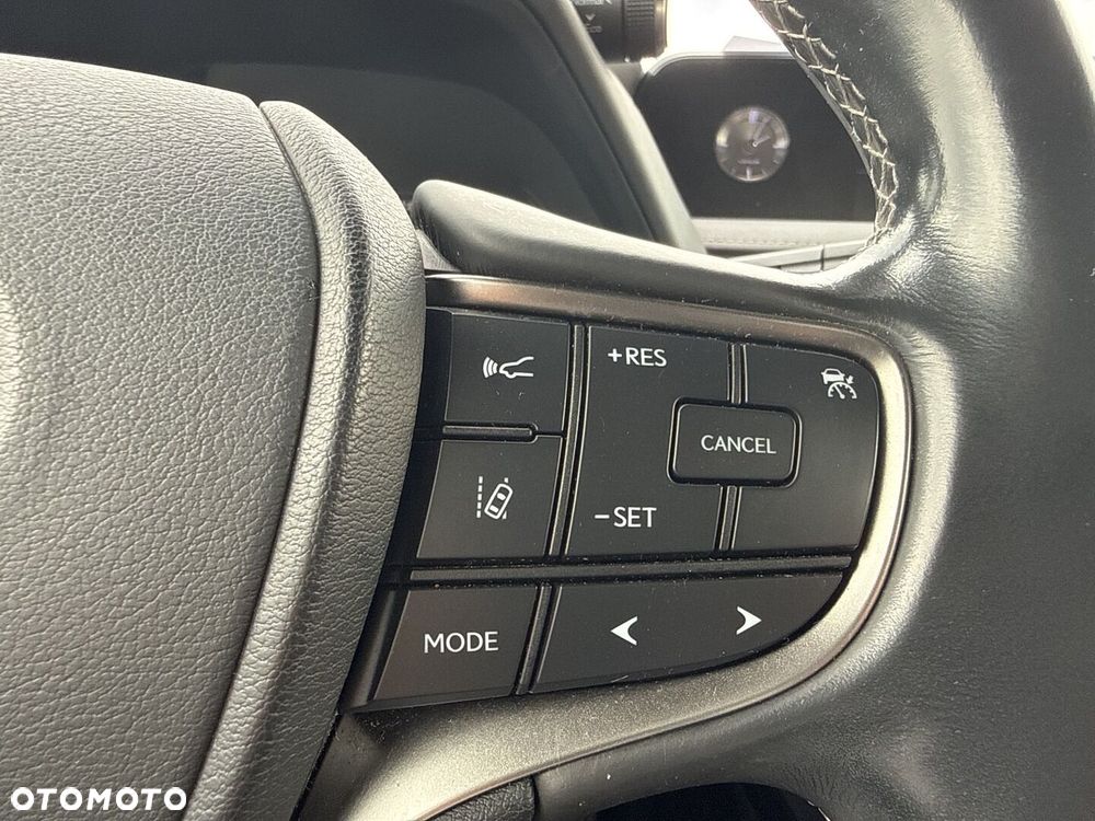 Lexus UX - 16