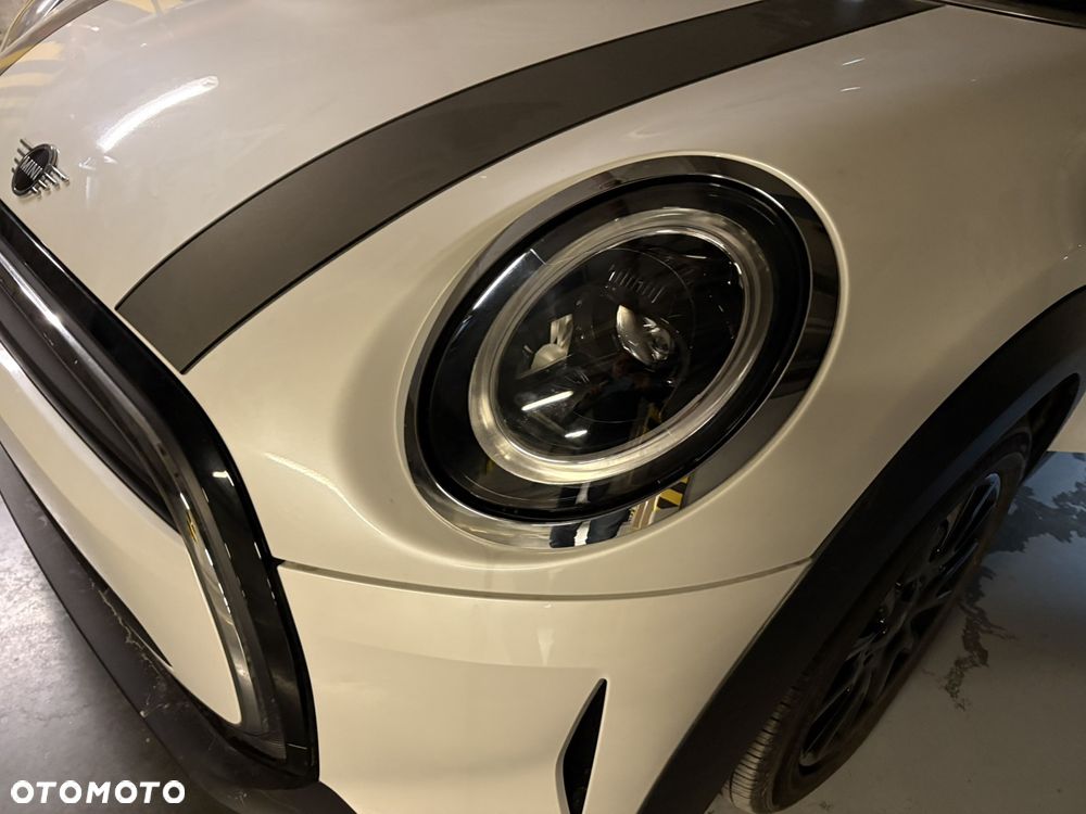 MINI Cooper Essential Trim - 11