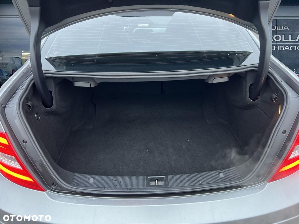 Mercedes-Benz Klasa C 63 AMG - 17