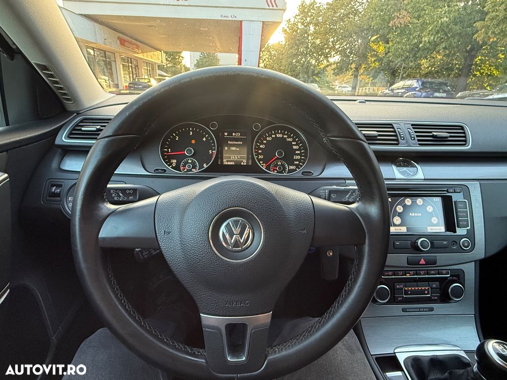 Volkswagen Passat 1.6 TDI BlueMotion Technology Comfortline - 23