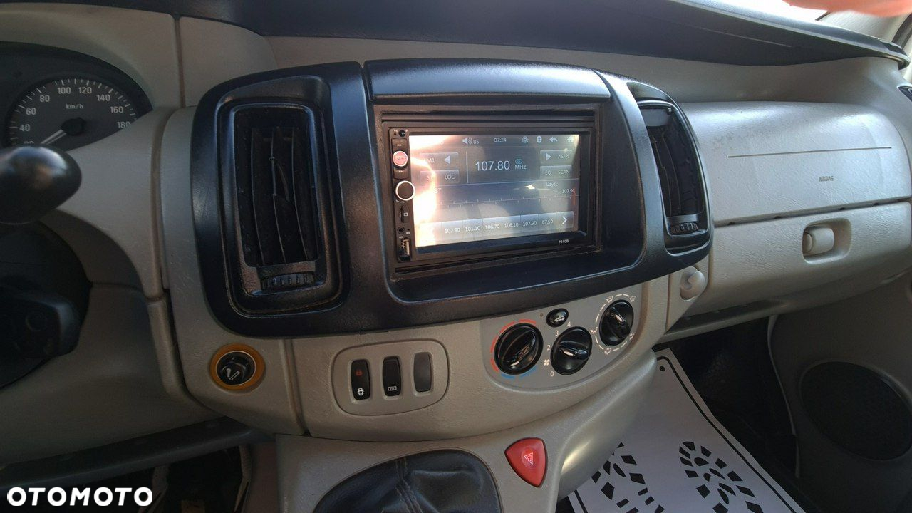 Opel Vivaro - 22