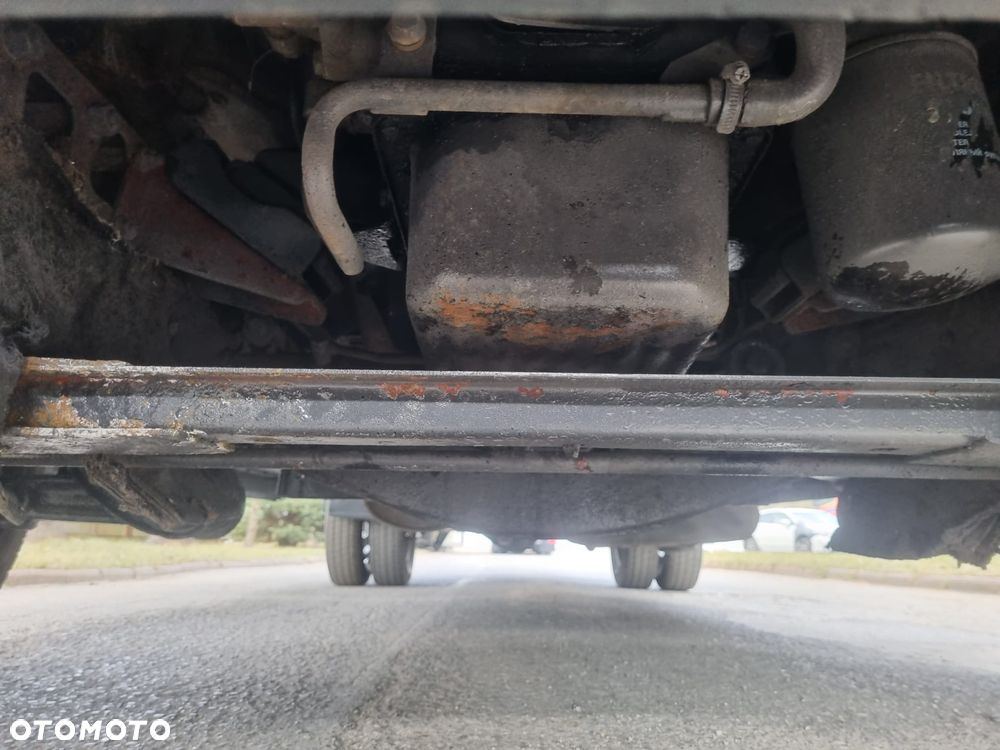 Iveco Daily Stan Bardzo dobry bliżniak Doka 7 osobowa - 22