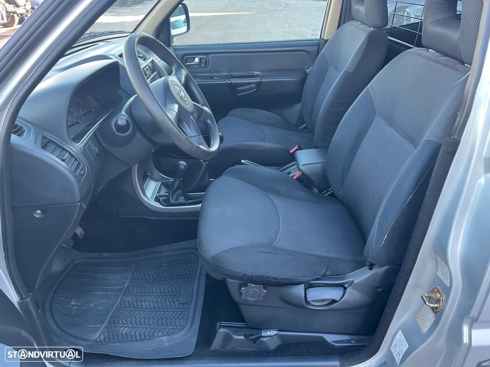 Nissan Terrano II Van - 10