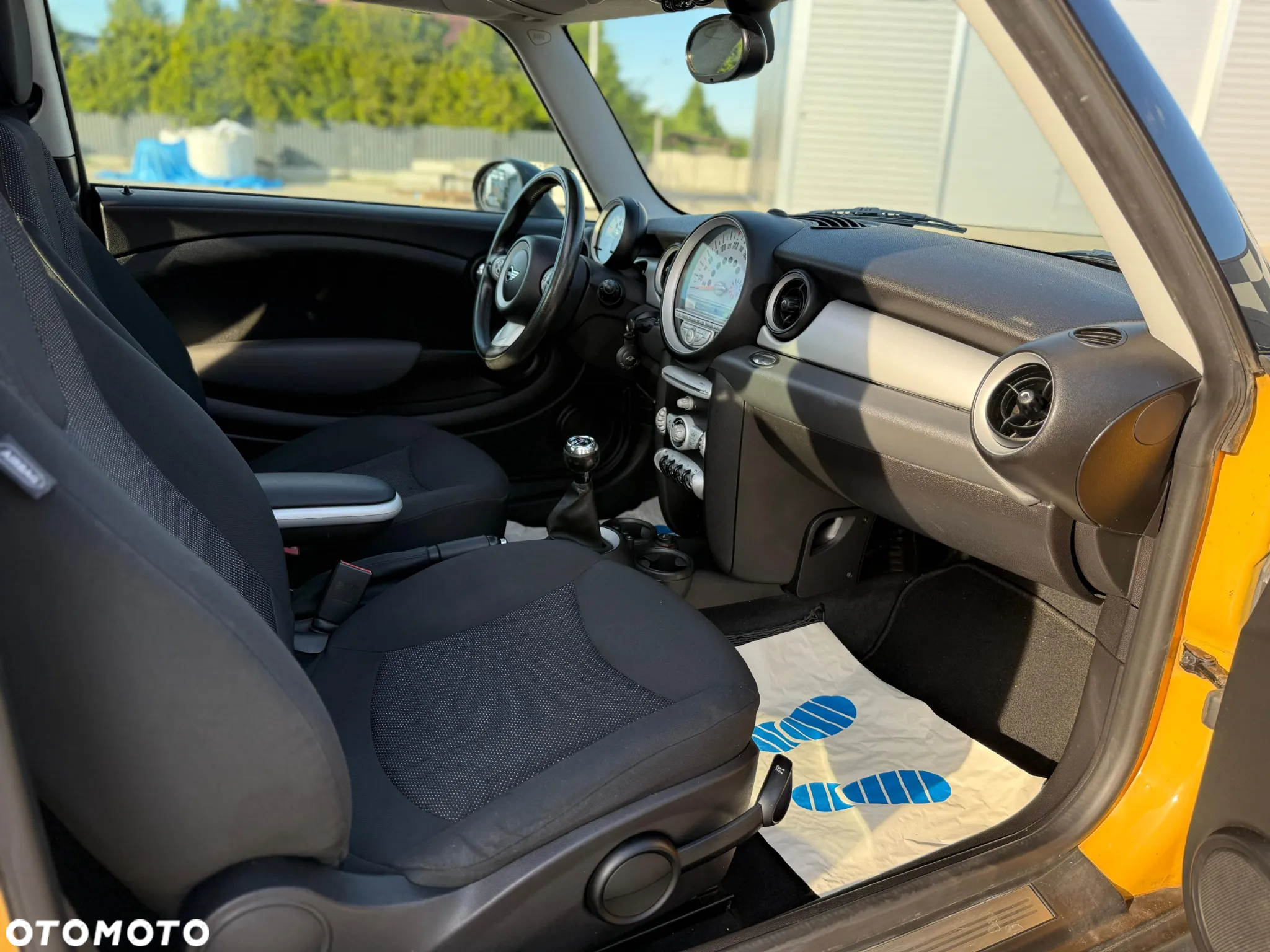 MINI ONE - 10