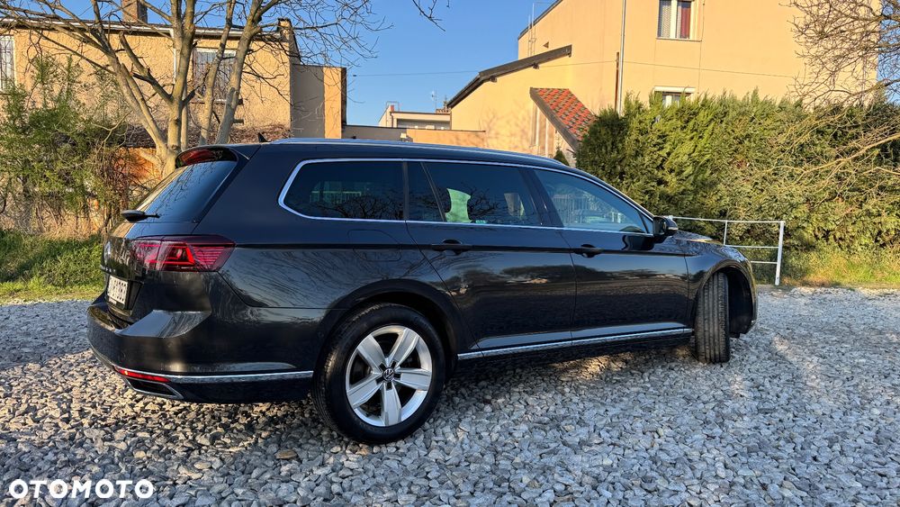 Volkswagen Passat 2.0 TDI SCR DSG Elegance - 3