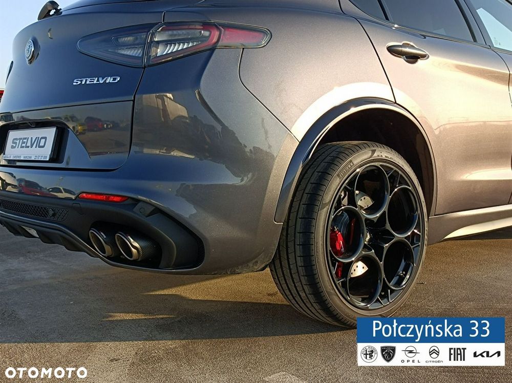 Alfa Romeo Stelvio - 13