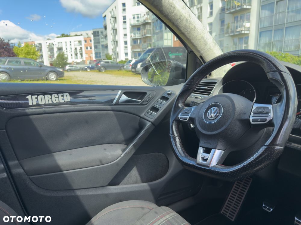 Volkswagen Golf 2.0 GTI - 17