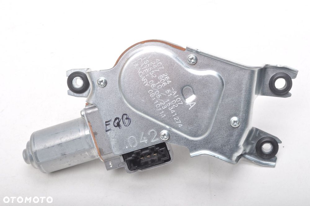 MERCEDES EQB X243 SILNICZEK WYCIERACZKI TYŁ A2479065102 - 2