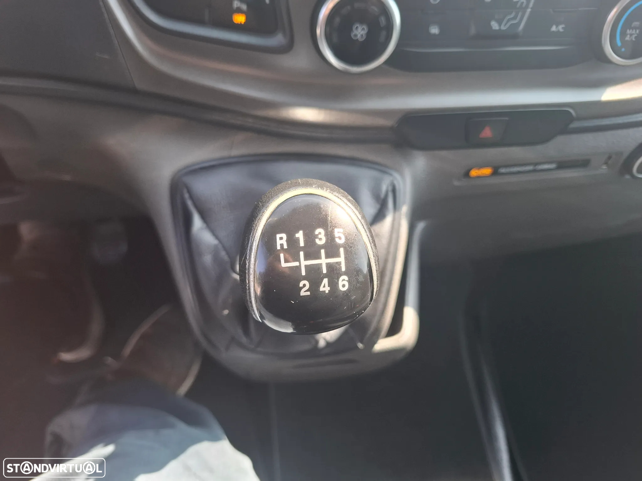 Ford TRANSIT 2.0TDCI 280LN 3LUGARES C/GANCHO REBOQUE - 9