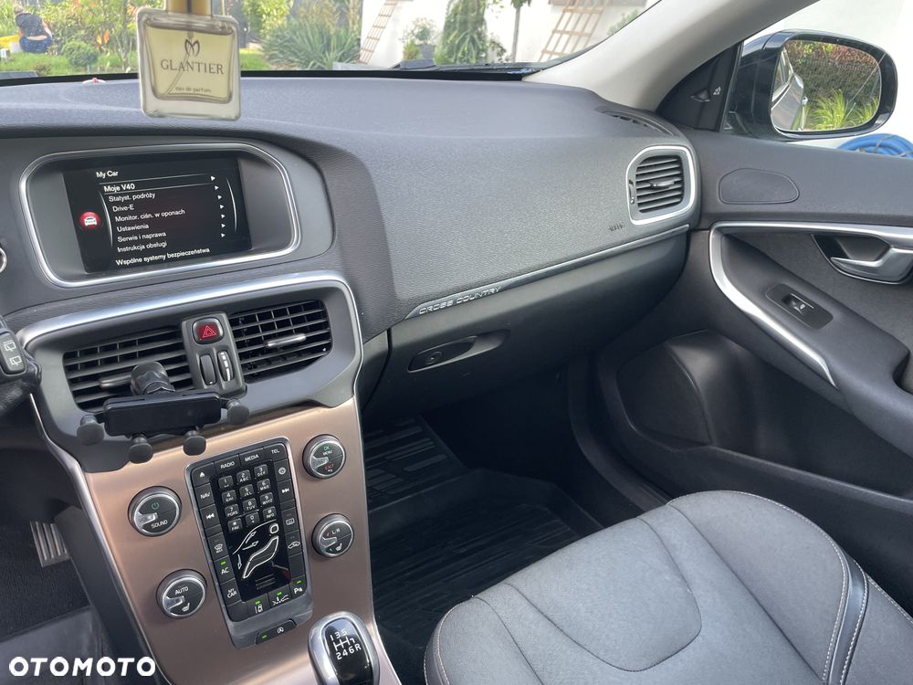 Volvo V40 D3 Summum - 8