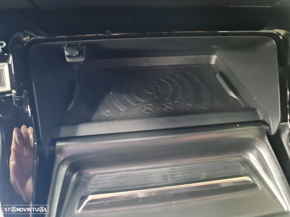 Peugeot 2008 1.2 PureTech Allure Pack - 32