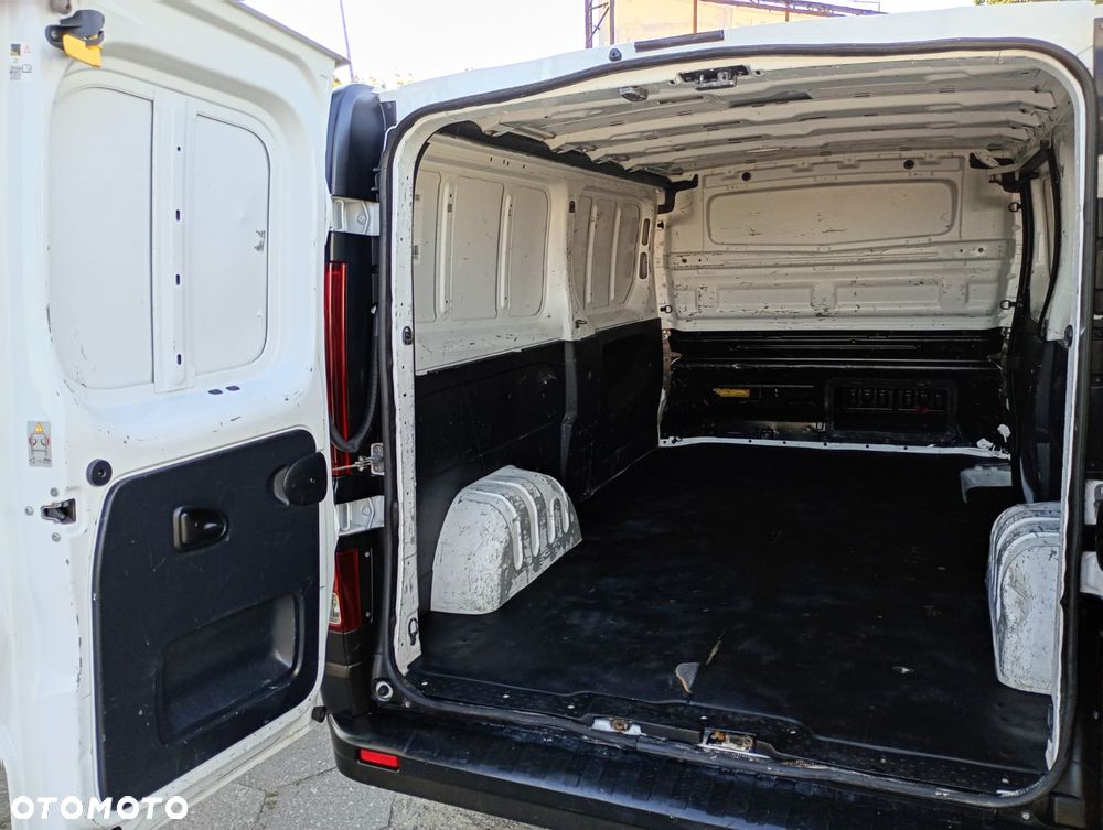 Renault Trafic - 23