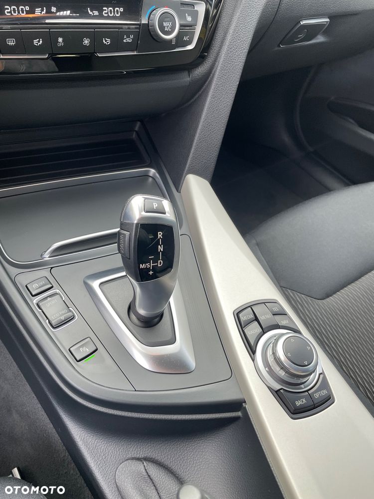 BMW Seria 3 318d Luxury Line - 9