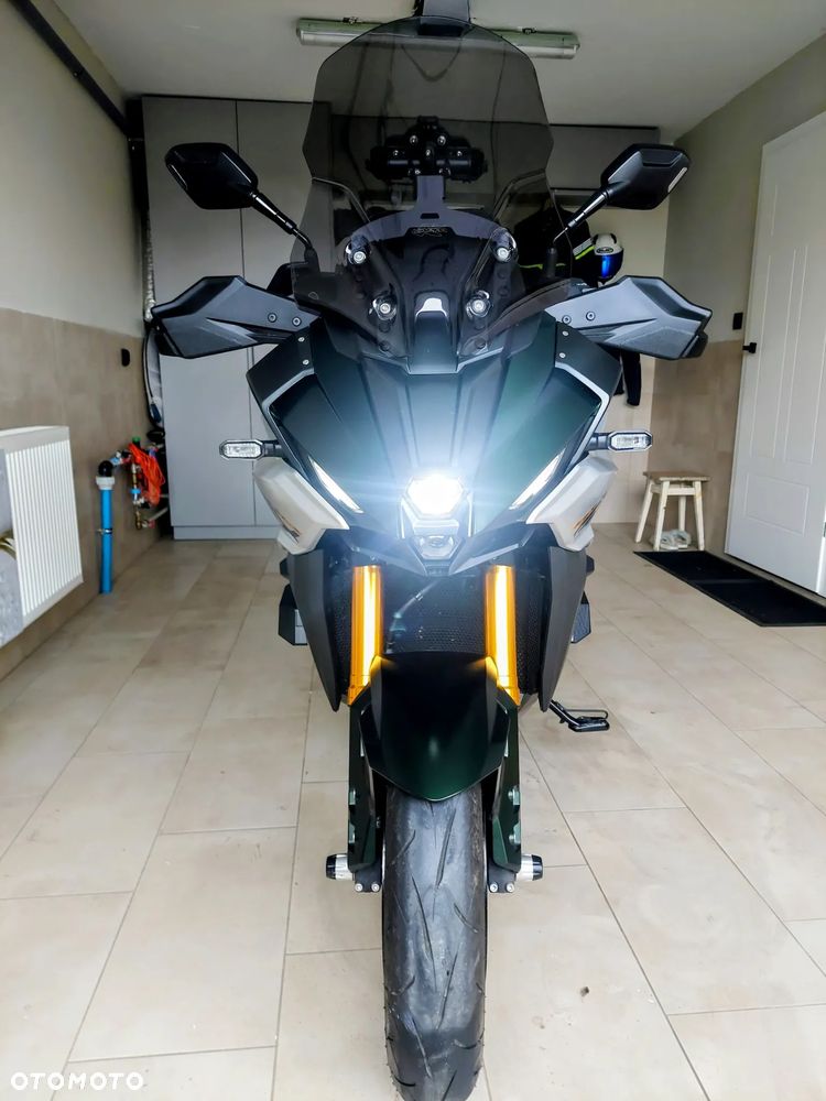Suzuki GSX 1000 - 9