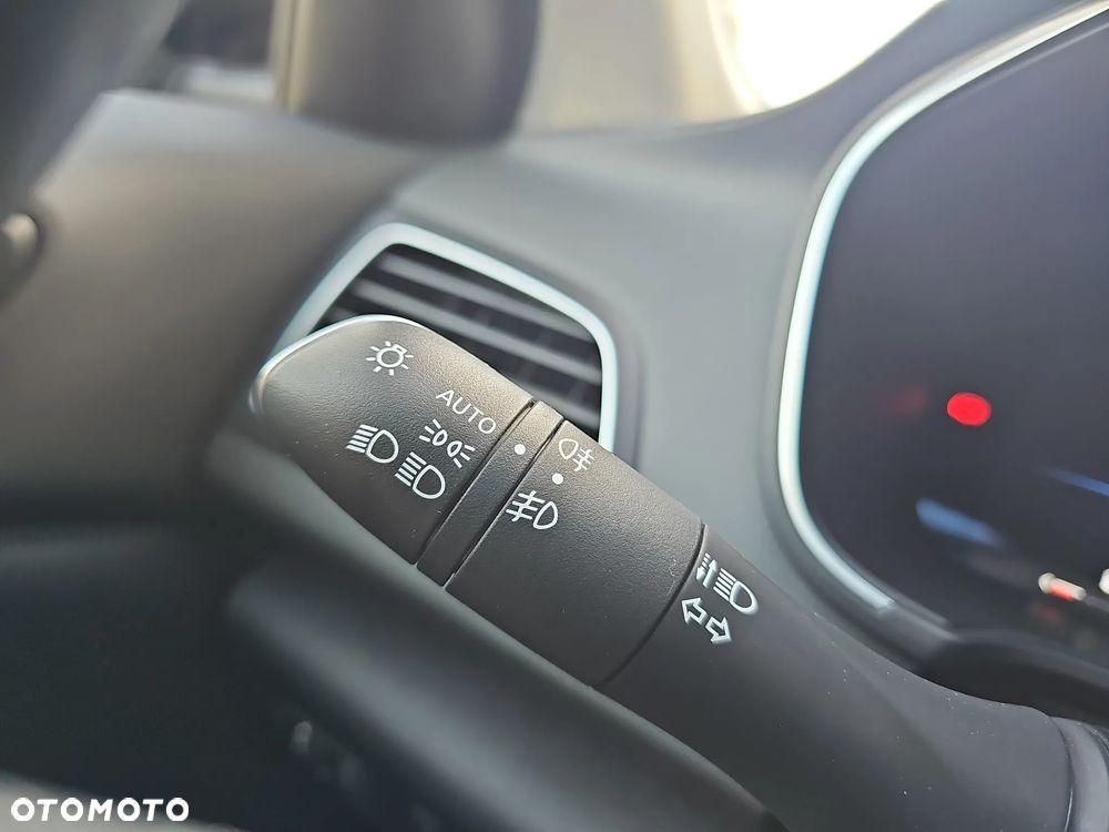 Renault Megane 1.3 TCe FAP Techno EDC - 25