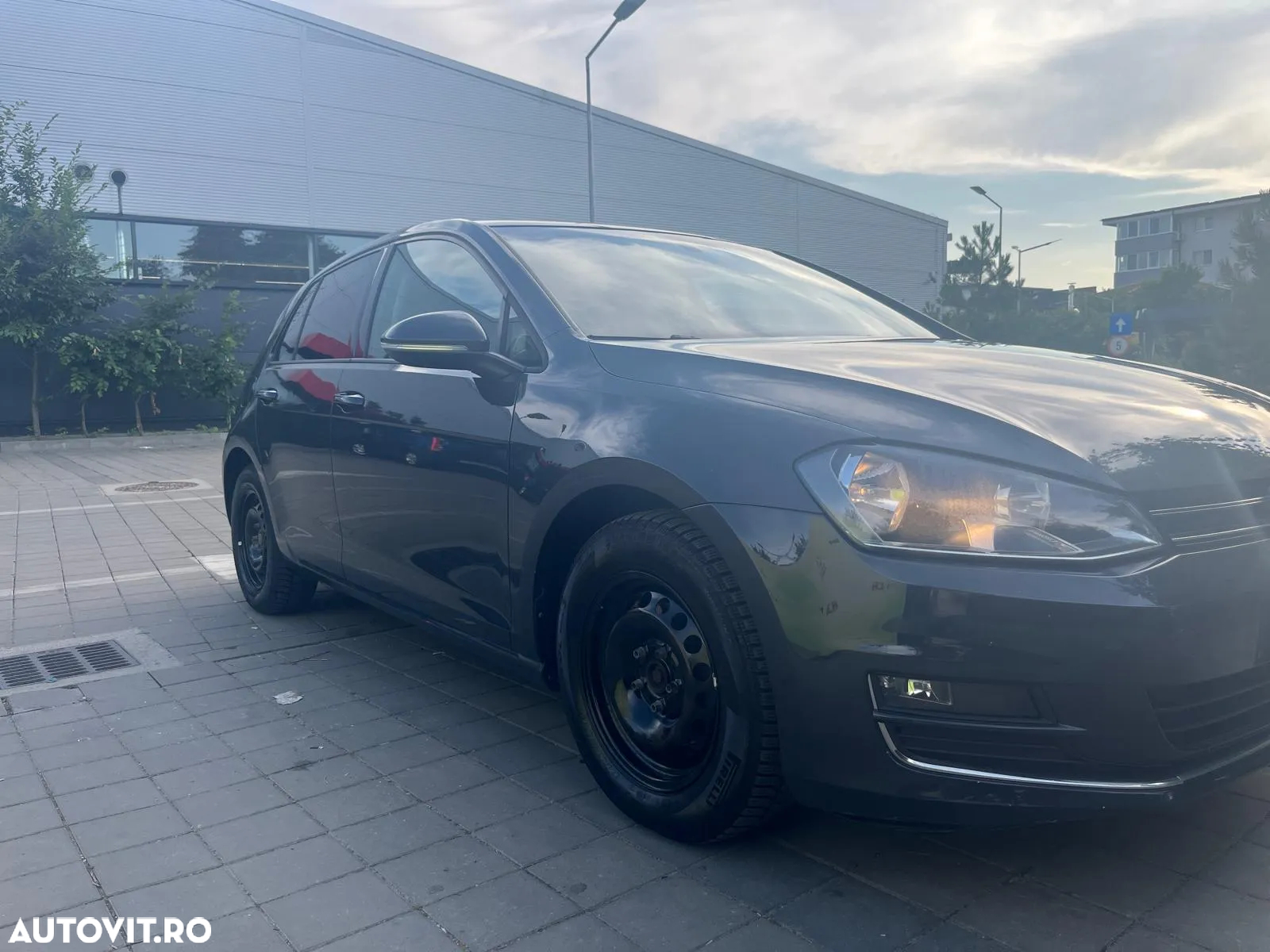 Volkswagen Golf 1.6 TDI DPF BlueMotion Technology Comfortline - 2