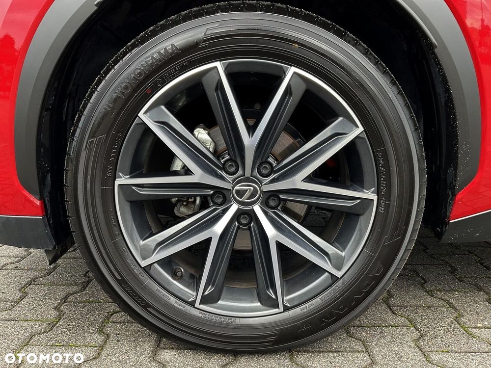 Lexus LBX 1.5 Hybrid Emotion - 31