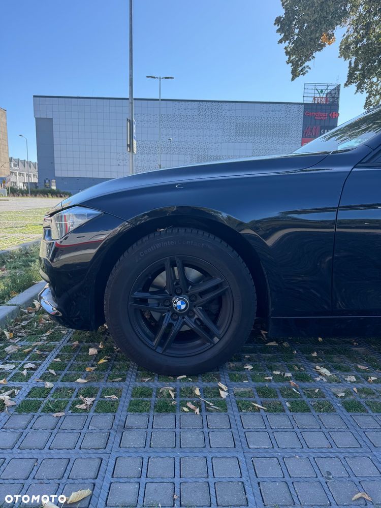 BMW Seria 3 318i - 16