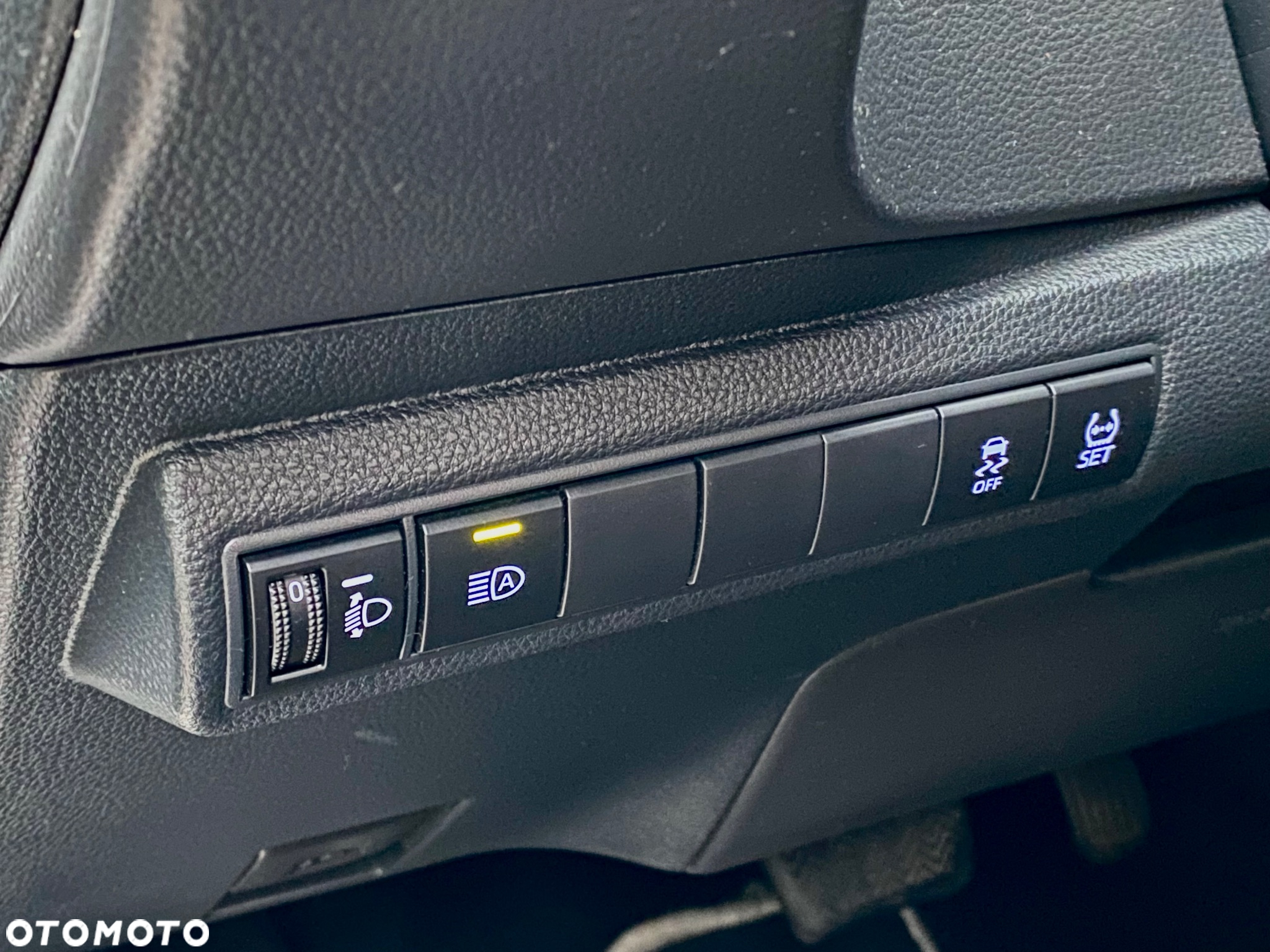 Toyota Corolla 1.8 Hybrid Comfort - 17