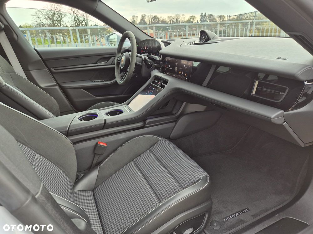 Porsche Taycan Sport Performancebatterie Plus - 22