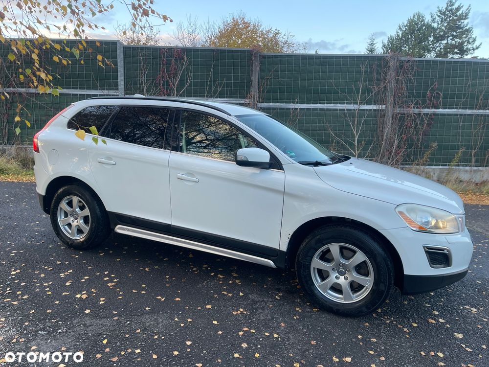 Volvo XC 60 D4 AWD Momentum - 4