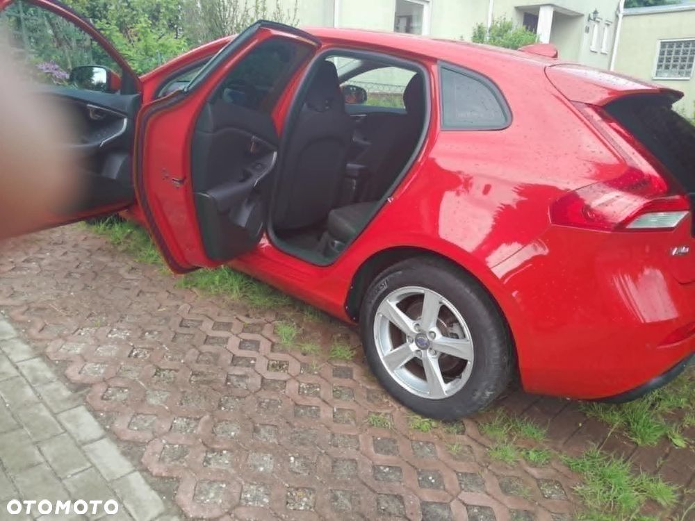 Volvo V40 D2 Momentum - 8