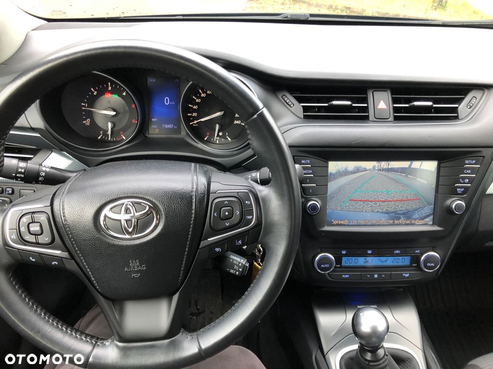 Toyota Avensis 2.0 D-4D Premium - 9