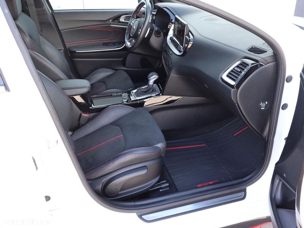 Kia ProCeed - 7