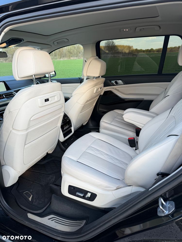 BMW X7 xDrive40i - 17
