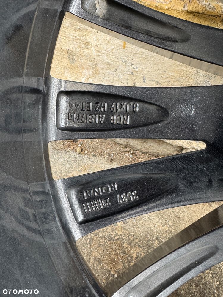 Kompletne opony Skoda Superb 3 Trinity 8x19 5x112 ET44 antracyt Hankook 235/40 R19 - 25