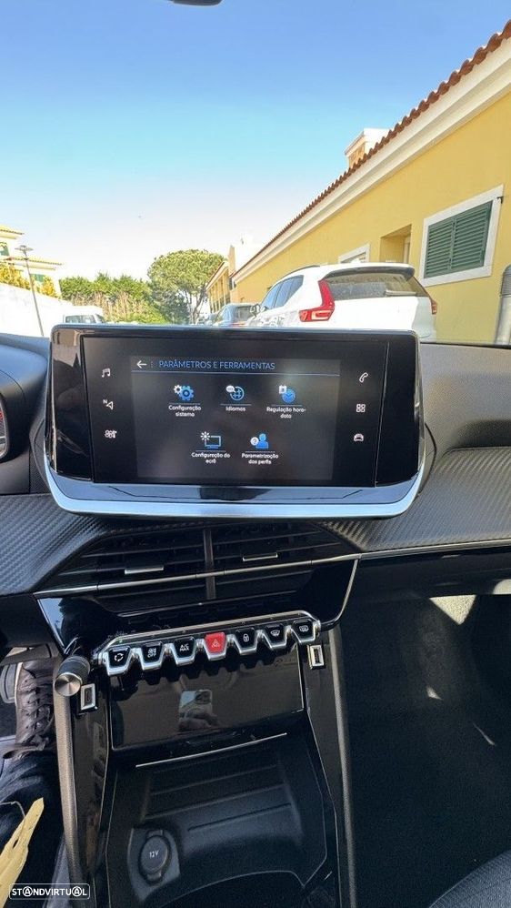 Peugeot 2008 1.2 PureTech Allure Pack EAT8 - 21