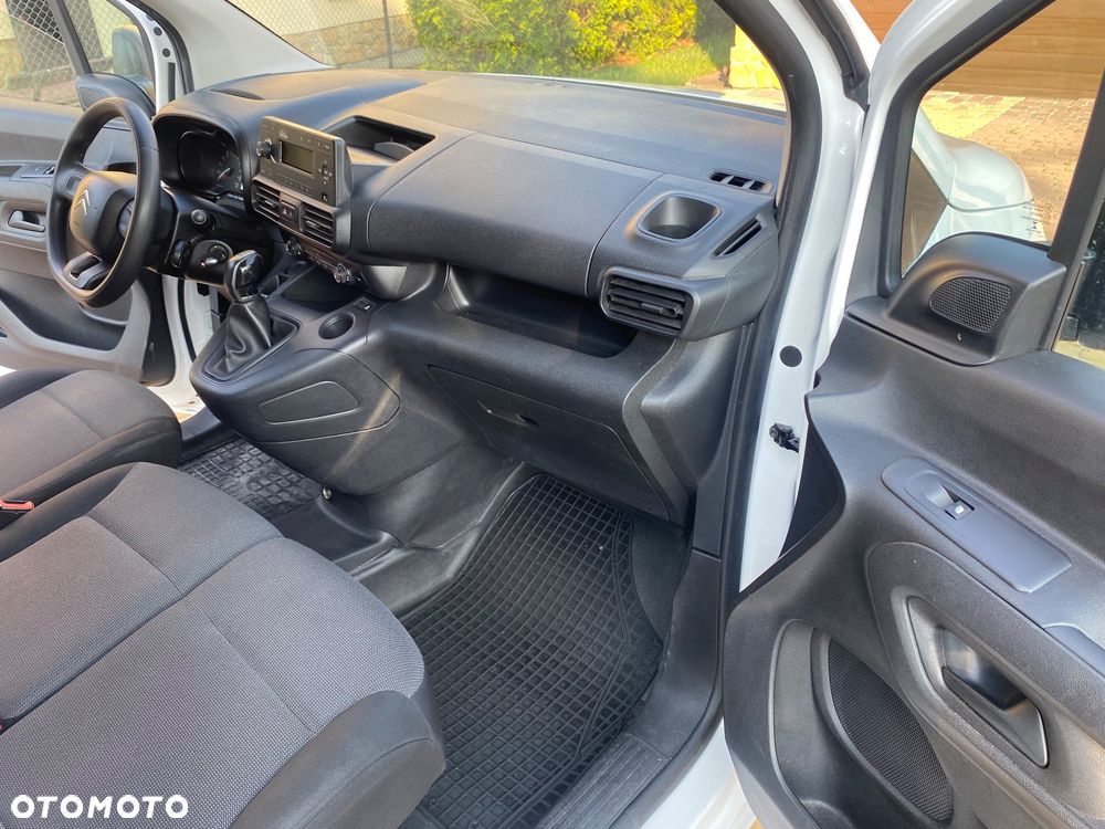 Citroën BERLINGO 1.6 HDI, MAX długi, 3-osobowy, klimatyzacja, zakupiony w salonie w Rzeszowie, bezwypadkowy - 20