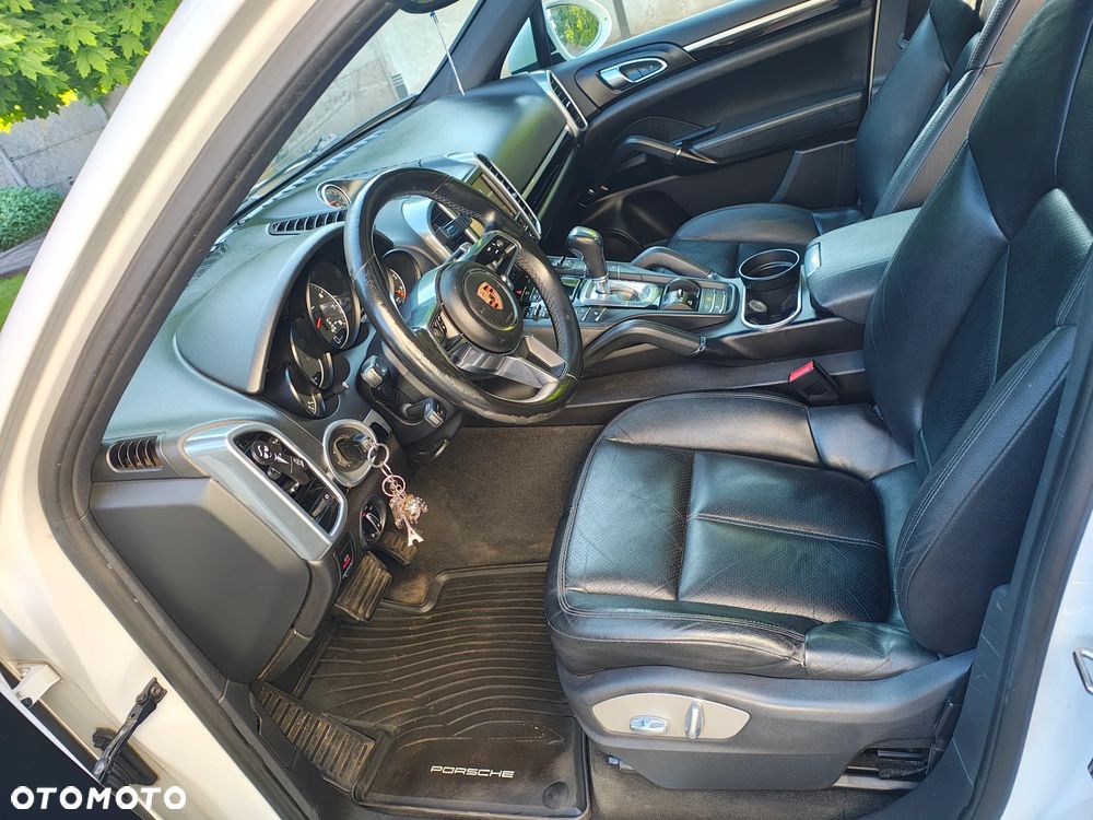 Porsche Cayenne S - 13