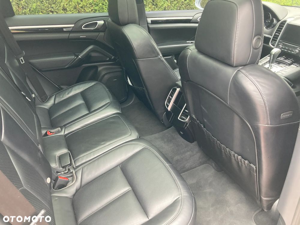 Porsche Cayenne Platinum Edition - 21