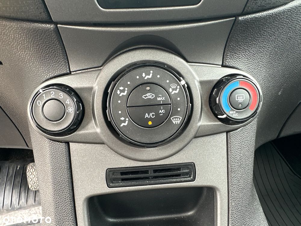 Ford Fiesta - 19