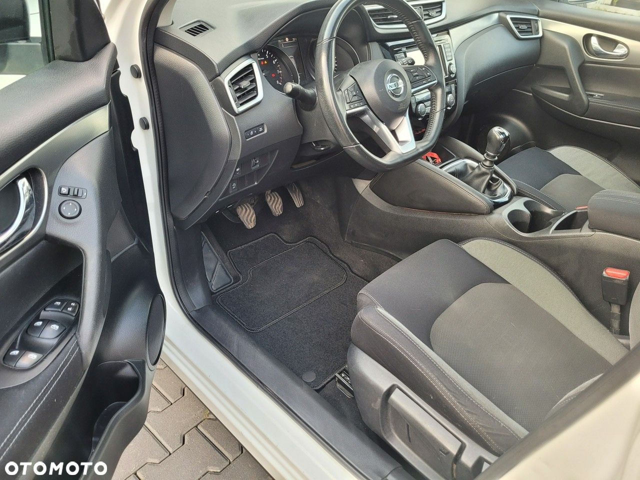 Nissan Qashqai - 12