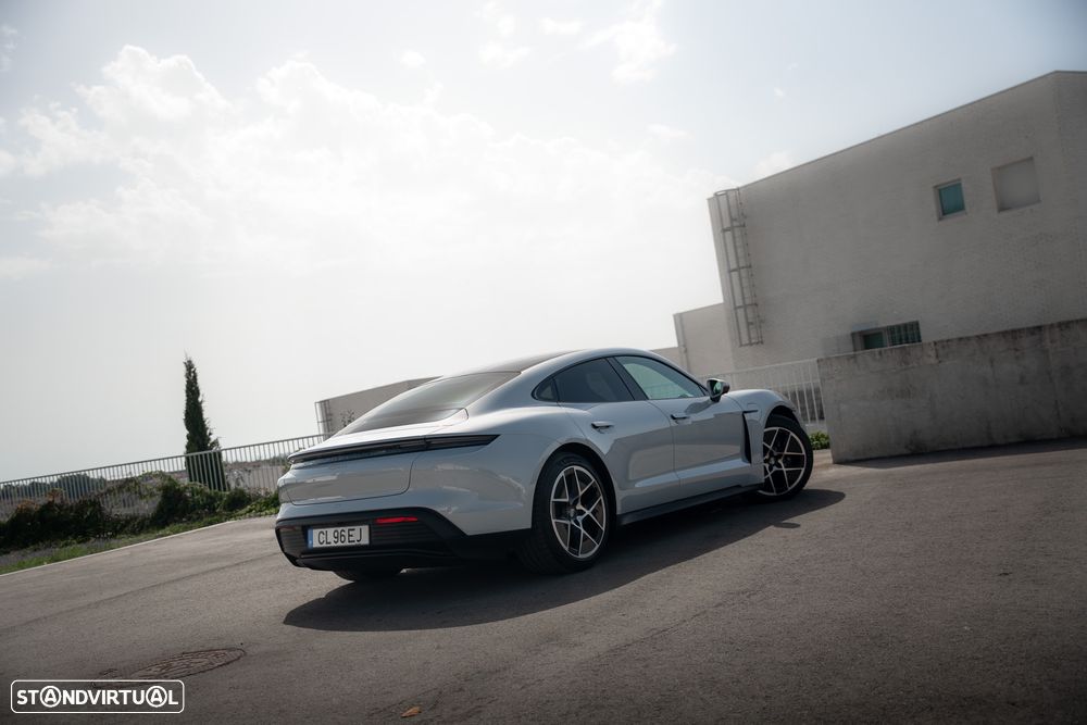 Porsche Taycan Bateria Performance Plus - 9