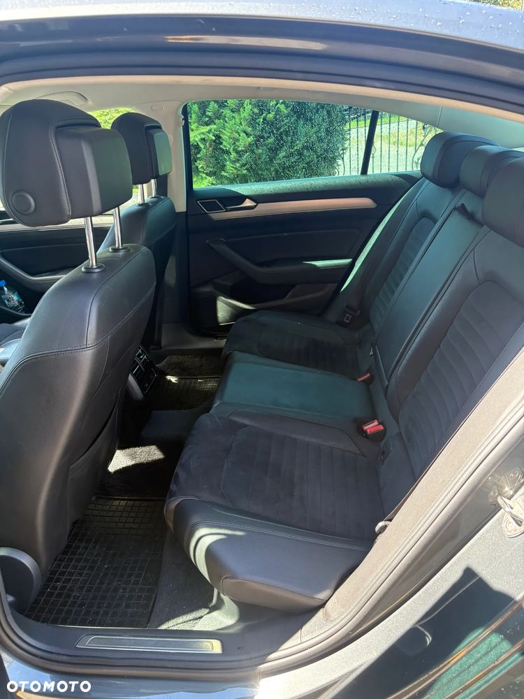 Volkswagen Passat 2.0 TDI BMT 4Mot Highline DSG - 11