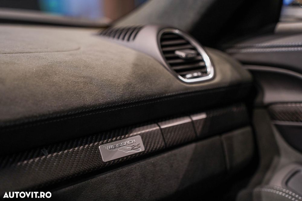 Porsche Cayman 718 GT4 RS - 8