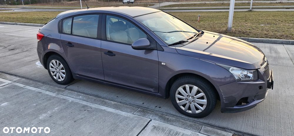 Chevrolet Cruze 1.6 LS - 1